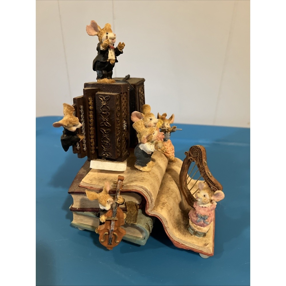 Classic Treasures"It's A Small World" Ceramic Mouse Animated Accordion Music Box